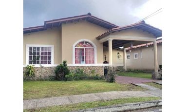 VENDO CASA DE 3HAB A UNA ALTITUD DE 1000M.S.N.M.