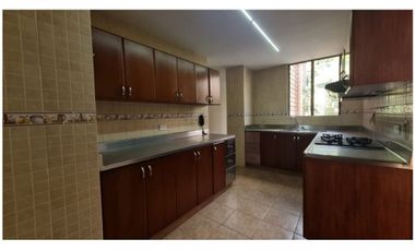 VENDO apartamento ideal para remodelar Poblado-SLE