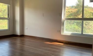casa en arriendo en loma del escobero. Cod A6000