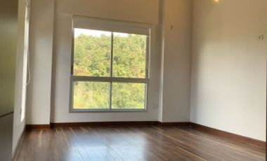 casa en arriendo en loma del escobero. Cod A6000