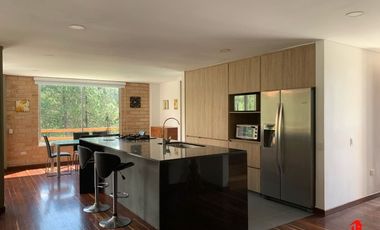 casa en arriendo en loma del escobero. Cod A6000