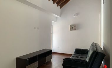 casa en arriendo en loma del escobero. Cod A6000