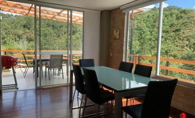casa en arriendo en loma del escobero. Cod A6000