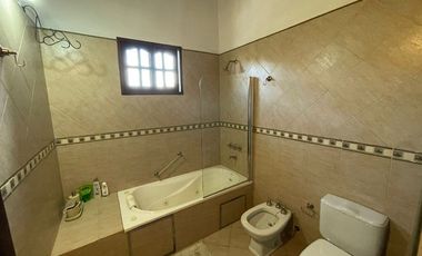 Chalet en venta en Ezpeleta Este