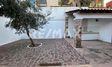 RENTA CASA CUMBRES DEL CIMATARIO