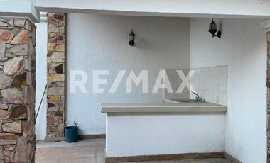 RENTA CASA CUMBRES DEL CIMATARIO