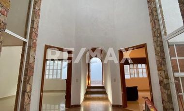 RENTA CASA CUMBRES DEL CIMATARIO