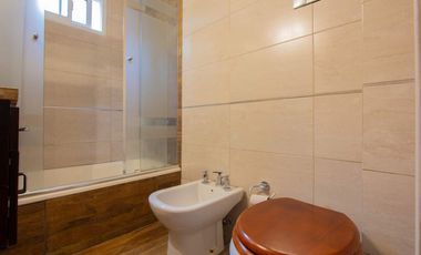 PERON AL 1800, CONGRESO Alquiler Temporario de hermoso 2 ambientes con Patio a metros de subtes A y B en innmejorable ubicacion