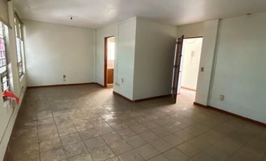Casa en Ladron de Guevara súper ubicada! Ideal oficinas o negocio