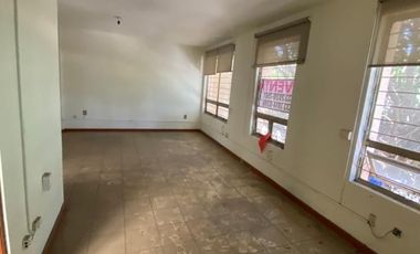 Casa en Ladron de Guevara súper ubicada! Ideal oficinas o negocio