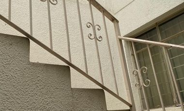 Casa en Ladron de Guevara súper ubicada! Ideal oficinas o negocio