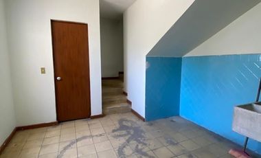 Casa en Ladron de Guevara súper ubicada! Ideal oficinas o negocio