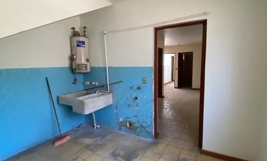 Casa en Ladron de Guevara súper ubicada! Ideal oficinas o negocio