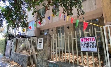 Casa en Ladron de Guevara súper ubicada! Ideal oficinas o negocio