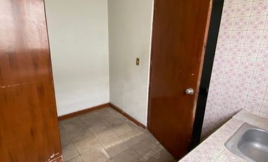 Casa en Ladron de Guevara súper ubicada! Ideal oficinas o negocio