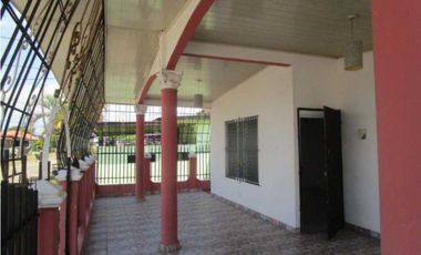 VENDO CASA EN LA CHORRERA BARRIO BALBOA 2R