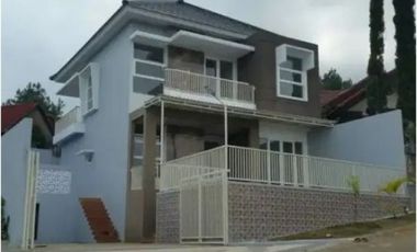 Rumah Villa + Kolam Renang 2 Lantai Luas 280 di Jatim Park Batu Malang