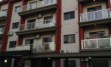 Departamento 2amb con patio y cochera en Banfield