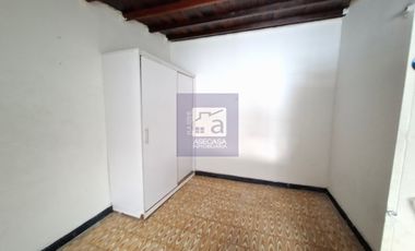 COD. 4860 - SE ARRIENDA APARTAMENTO - BARRIO: SIN DEFINIR