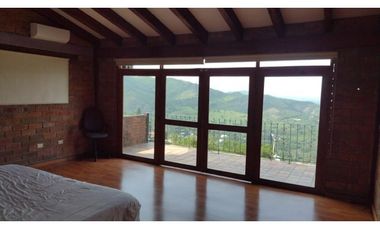 Venta de Casa Campestre Condominio Arroyohondo Norte de Cali.