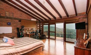 Venta de Casa Campestre Condominio Arroyohondo Norte de Cali.