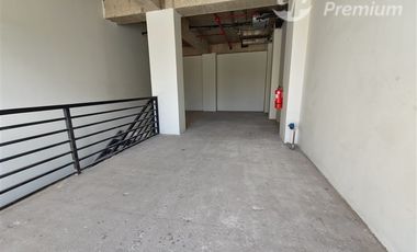 Local Comercial en arriendo en Vitacura 165 M2