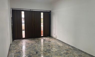 casa en arriendo en urbanización la flora. Cod A108302