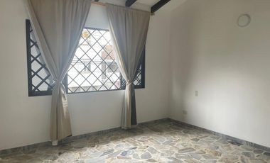 casa en arriendo en urbanización la flora. Cod A108302