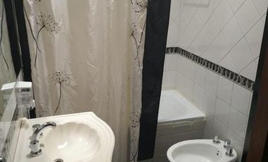 AMPLIO DUPLEX 4 AMB. CON PATIO Y COCHERA