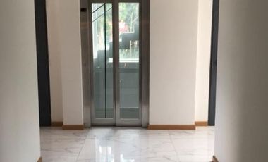 Hermoso departamento en duplex en Complejo Main Park, Canning