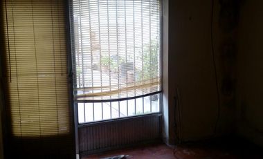 Terreno con dos departamentos, venta en block! Ideal Inversor!