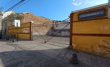 Se Vende Estacionamiento 700m2 esquina aldunate en Coquimbo