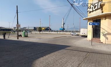 Se Vende Estacionamiento 700m2 esquina aldunate en Coquimbo
