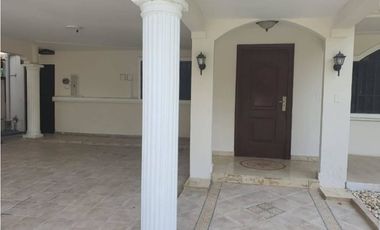 Alquilo Extraordinaria casa Amoblada con Piscina en la Alameda 535m2