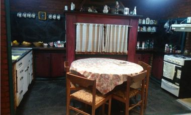 Excelente Chalet Estilo Ingles/ Loma Santa Cecilia/ Muy buen estado de conservación