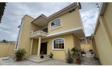 CASA DE 3 PISOS EN VENTA O ALQUILER CERCA AL ESTADIO JOCAY EN MANTA