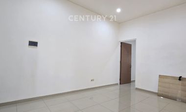 Rumah Semi Furnished 2 Lantai Di Setra Duta Bandung