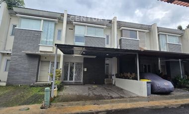 Rumah Semi Furnished 2 Lantai Di Setra Duta Bandung