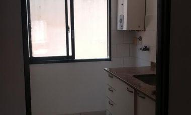 DEPTO 2 AMB. EN PLANTA BAJA CON PATIO 20 MTS CENTRO DE SAN FERNANDO. PTE. PERON