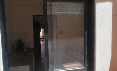 DEPTO 2 AMB. EN PLANTA BAJA CON PATIO 20 MTS CENTRO DE SAN FERNANDO. PTE. PERON