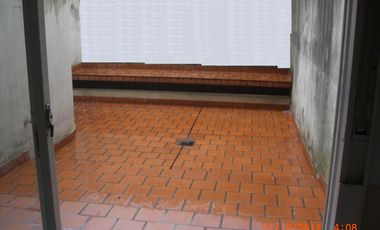DEPTO 2 AMB. EN PLANTA BAJA CON PATIO 20 MTS CENTRO DE SAN FERNANDO. PTE. PERON