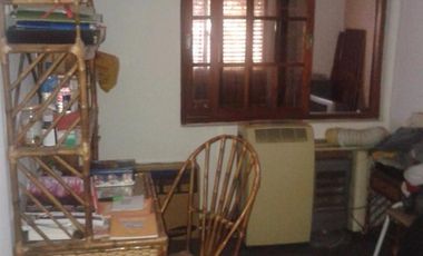 Casa de 5 Amb c/ Cocheras Quincho y Fondo Parquizado