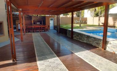 Casa en venta  5 ambientes con piscina en Benavidez - Tigre.