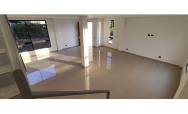 Casa campestre de 850 M2 en 750 mill en La Mesa Cund