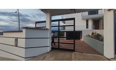 Casa campestre de 850 M2 en 750 mill en La Mesa Cund