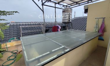 Rumah Luas Nyaman 2.5 Lantai Di Semper, Jakarta Utara