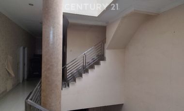 Rumah Luas Nyaman 2.5 Lantai Di Semper, Jakarta Utara