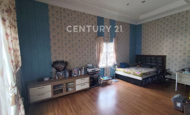 Rumah Luas Nyaman 2.5 Lantai Di Semper, Jakarta Utara