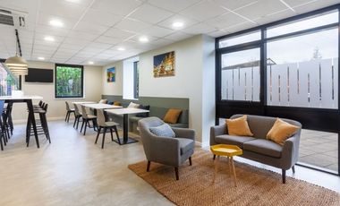 Flexible coworking memberships in Regus Bella Terra Lifestyle Center