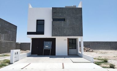 Casa nueva con roof en Cañadas Del Arroyo en venta